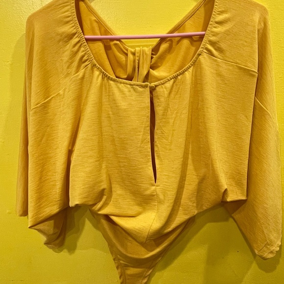 Fashion nova top - Picture 3 of 3